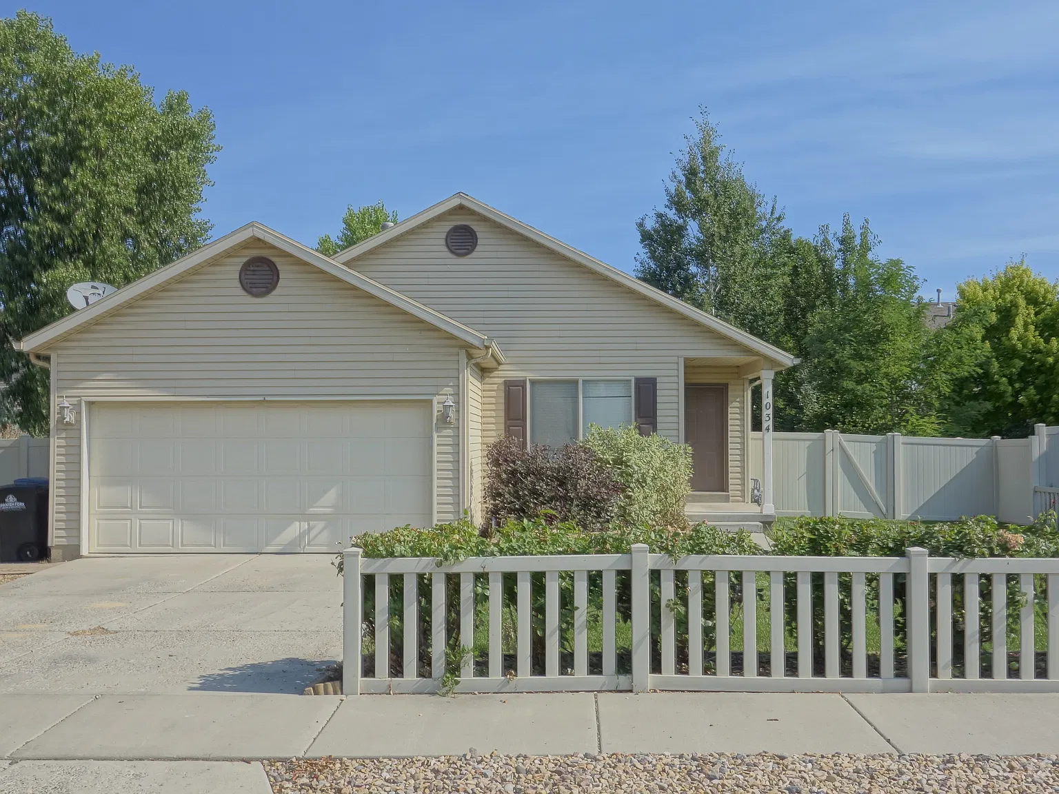 3 bed, 1450 sqft, $1,800 — Photo 3