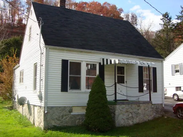 501 Edgewood Rd, Bluefield, VA 24605