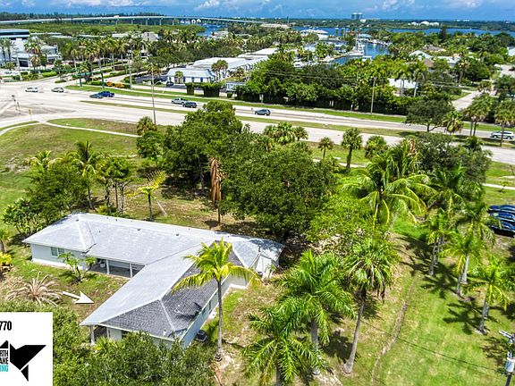 3rd image of 523 Royal Palm Blvd #F4
