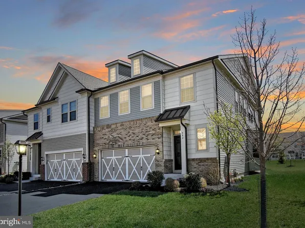 442 Sanctuary Ct, North Wales, PA 19454