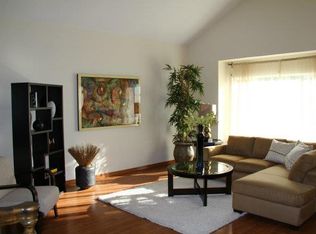 301 Port Royal Ave, Foster City, CA 94404