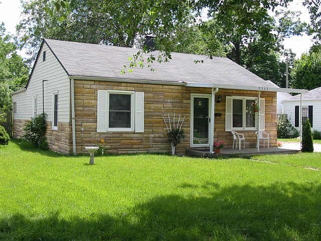 1st image of 2313 E Golf View Dr