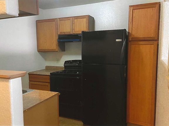 4th image of 1017 S Ash St