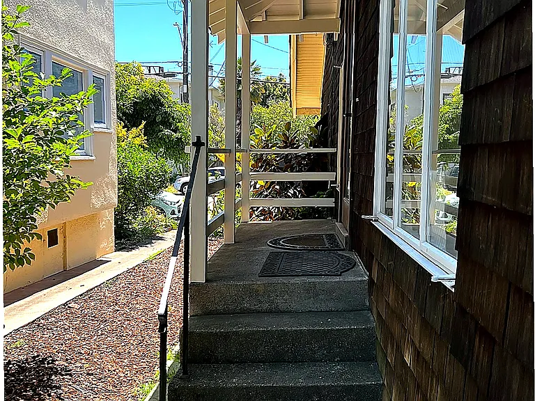 2521 Ashby Ave — Photo 3