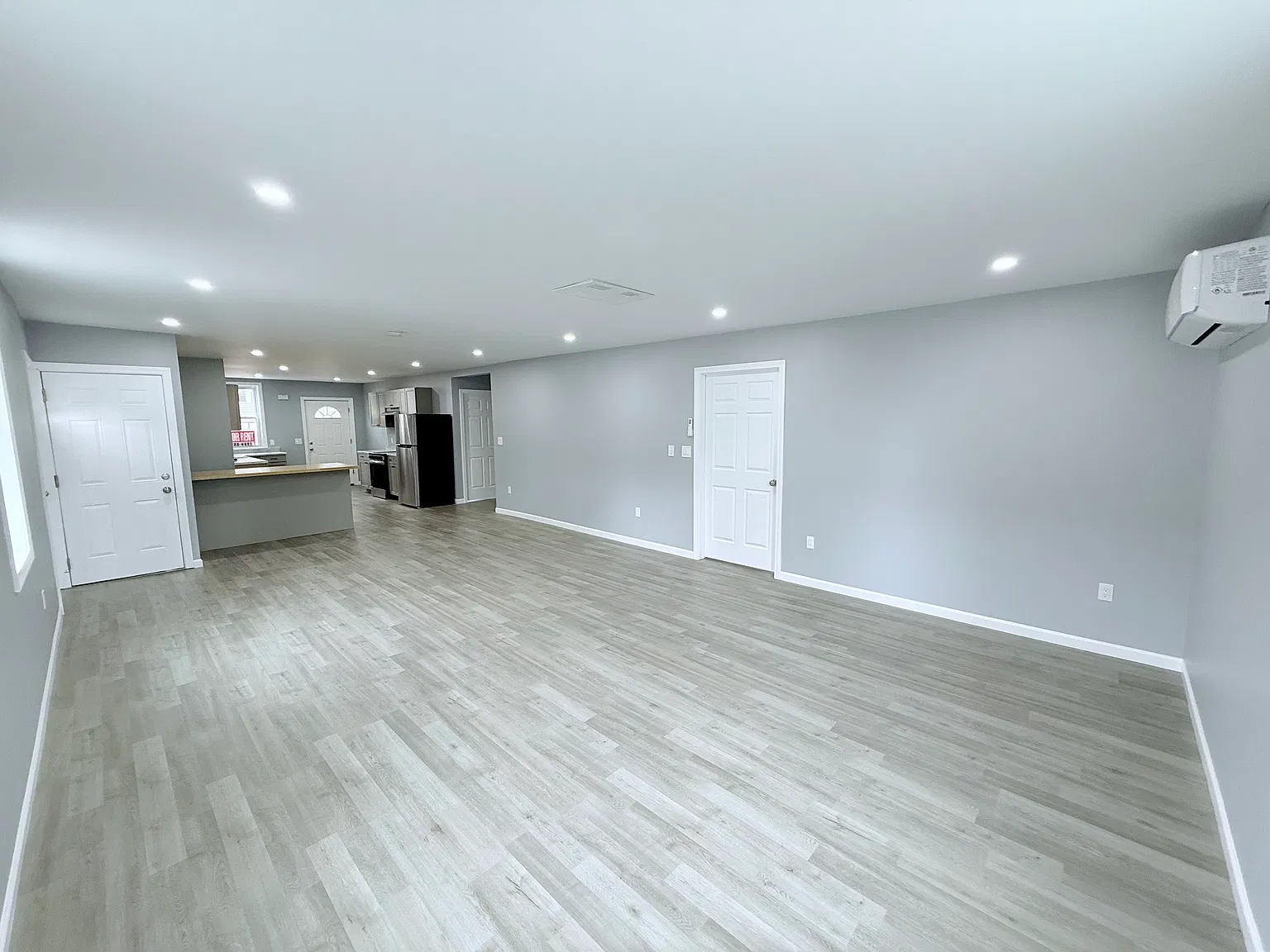 3 bed, 1250 sqft, $2,150 — Photo 3