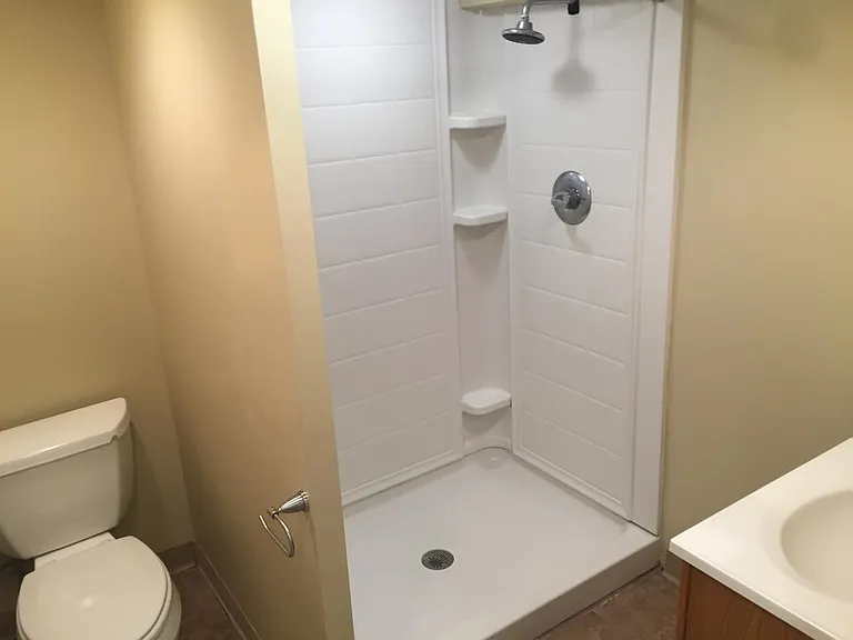 2064 Indianola Ave — Photo 6