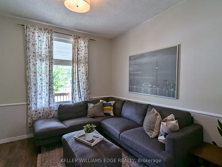 209 Glendale Ave N — Photo 4