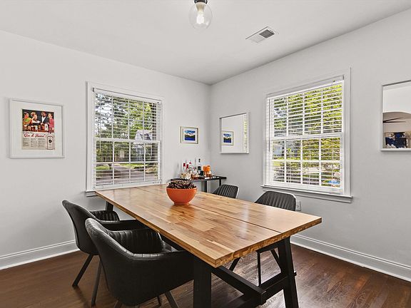 4th image of 2777 Union Ave
