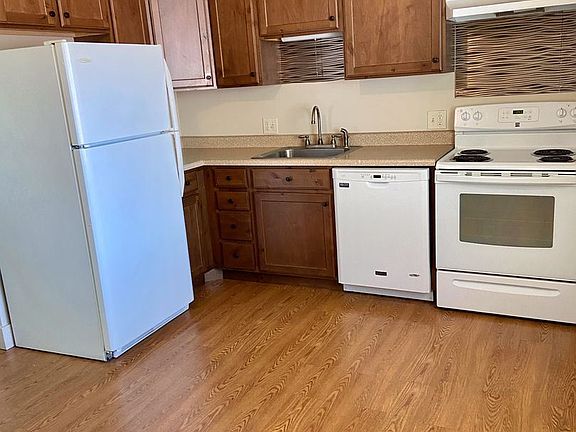 2nd image of 2614 S Green St #3