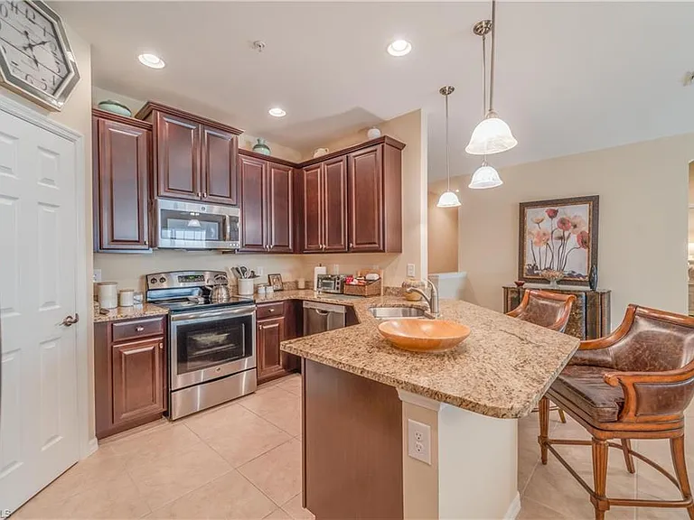8540 Violeta St #202 — Photo 11