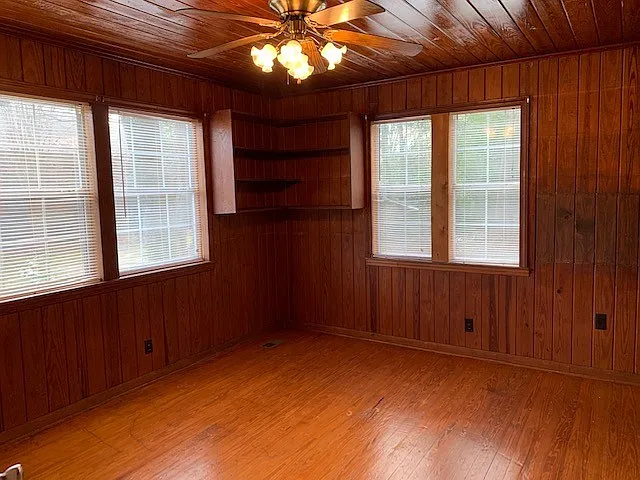 123 W Cranford Ave — Photo 3