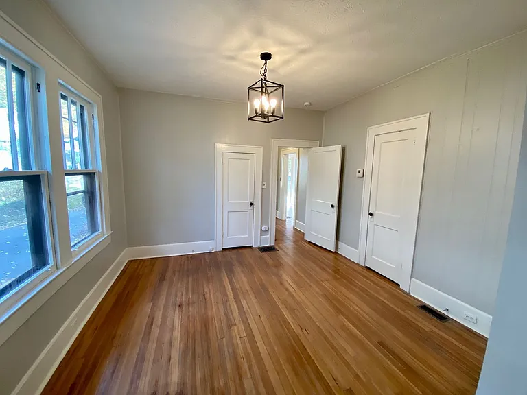 40 Larchmont Rd — Photo 9