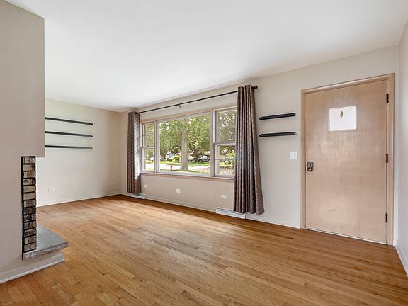 2nd image of 947 Diane Ave