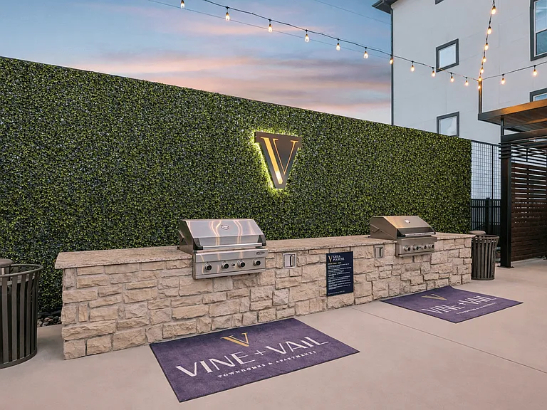 Vine + Vail Townhomes and Apartments — Photo 28