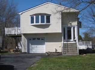 715 Expressway Dr N, Medford, NY 11763