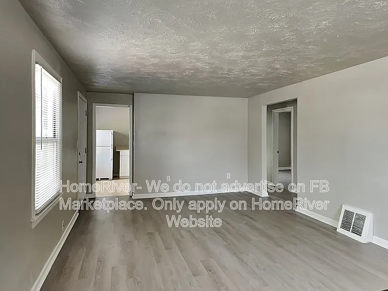 2329 W Sanson Ave — Photo 3