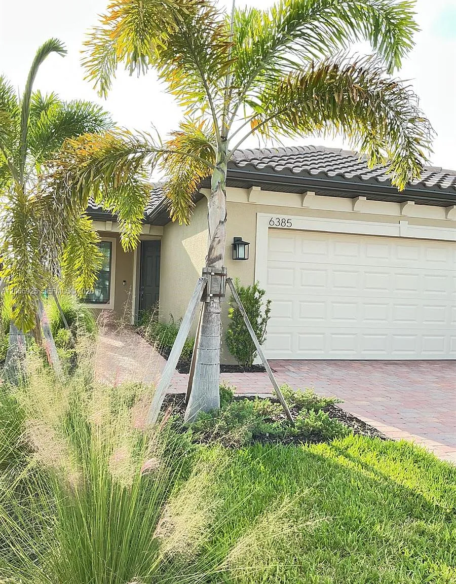 2 bed, 2.0 bath, $3,600 — Photo 3