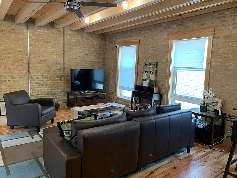 3853 N Damen Ave #CH — Photo 4
