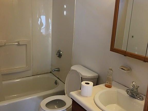 5th image of 26 Margaret Dr #26