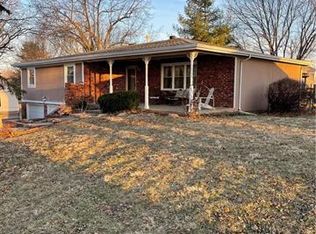 3018 Maplewood Dr, Wood Heights, MO 64024