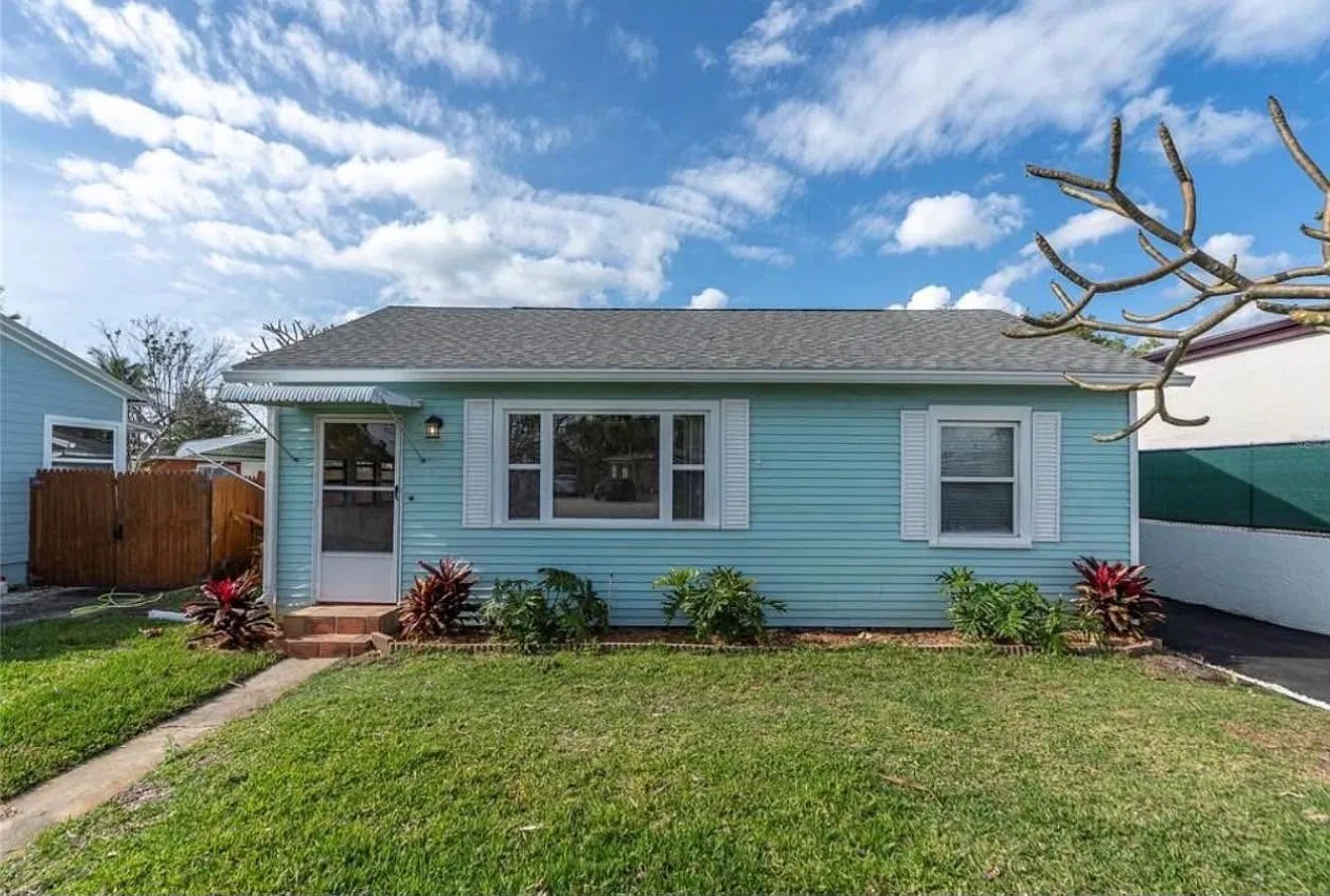 2 bed, 800 sqft, $2,700 — Photo 1