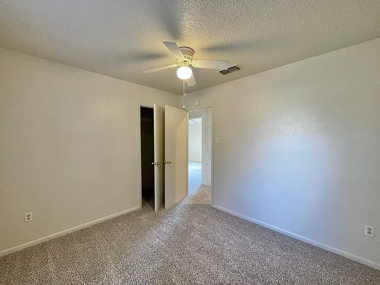 1404 Cross St — Photo 11