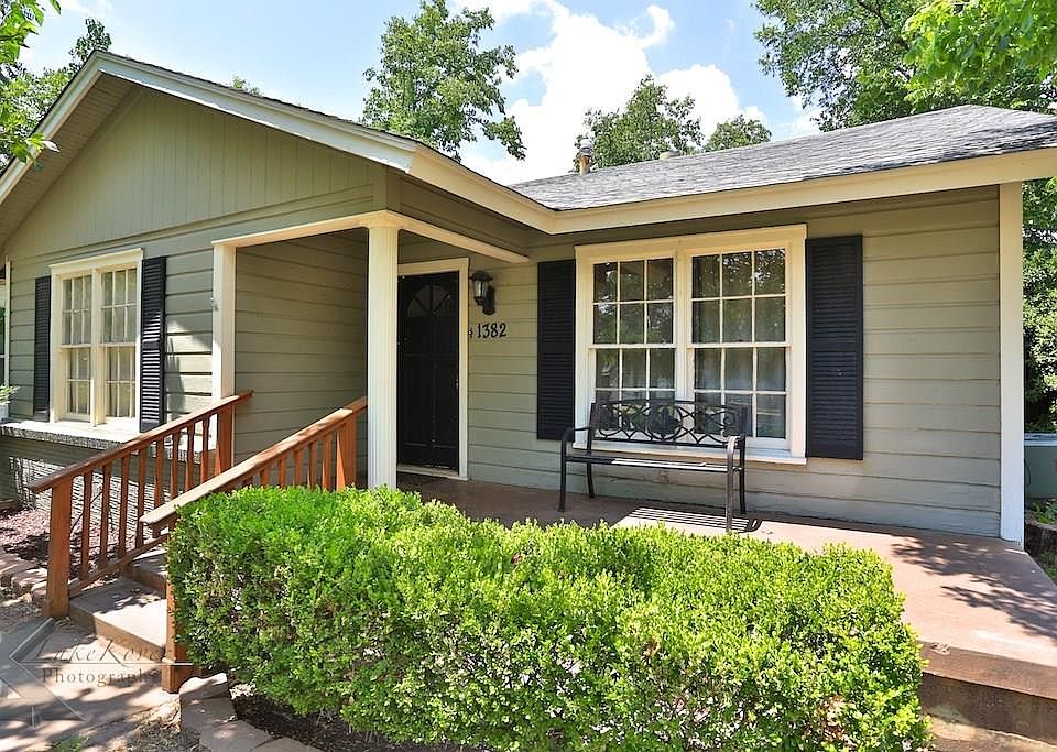 1st image of 1382 Amarillo St
