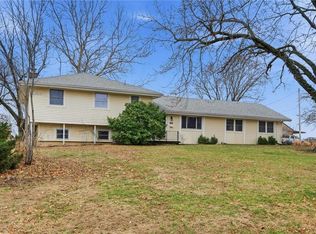 15794 151st St, Bonner Springs, KS 66012