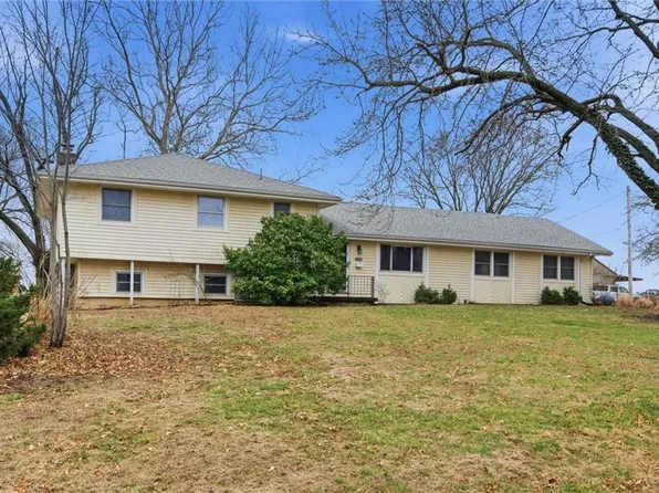 15794 151st St, Bonner Springs, KS 66012