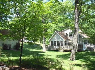 179 Deer Trl, Dingmans Ferry, PA 18328