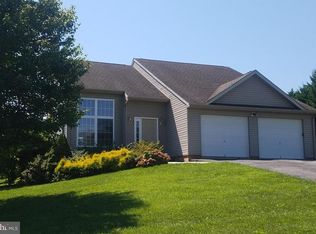 176 Michigan Dr, Falling Waters, WV 25419
