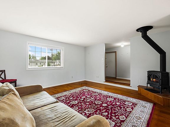 4th image of 1711 Poplar St