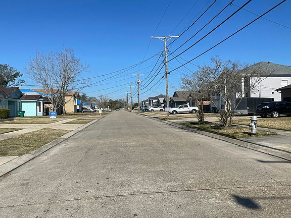 4th image of 252 Jeffer Dr