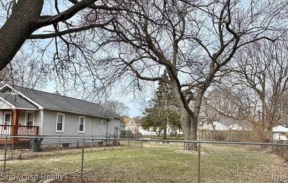 2nd image of 683 E Mansfield Ave