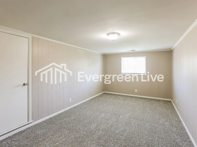 2466 Saturn Dr — Photo 12