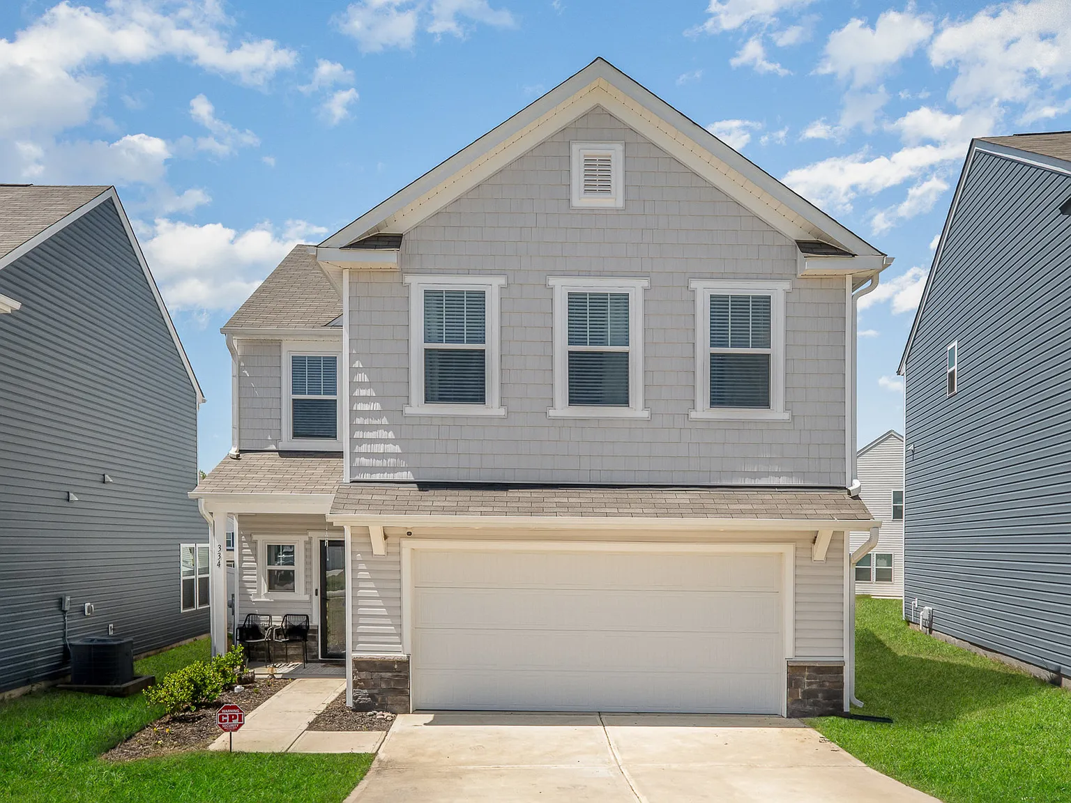 4 bed, 2.5 bath, 2131 sqft, $2,800 — Photo 1