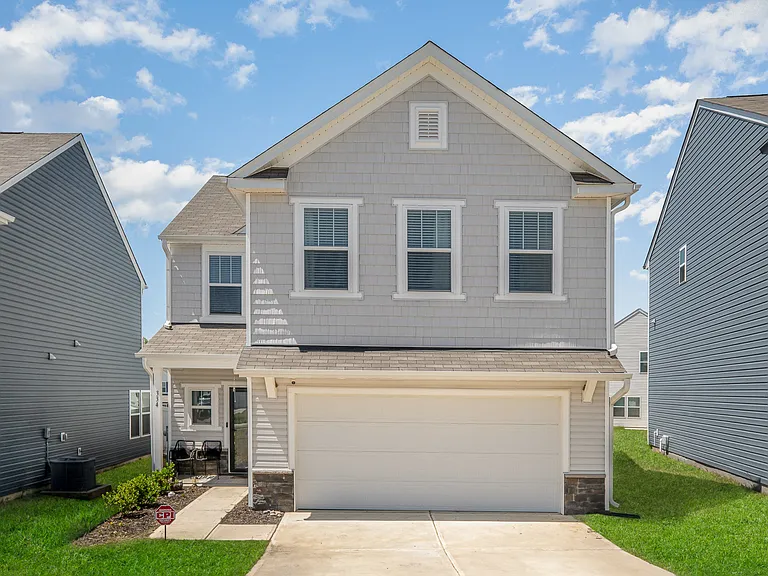 334 Bluebonnet Dr — Photo 1