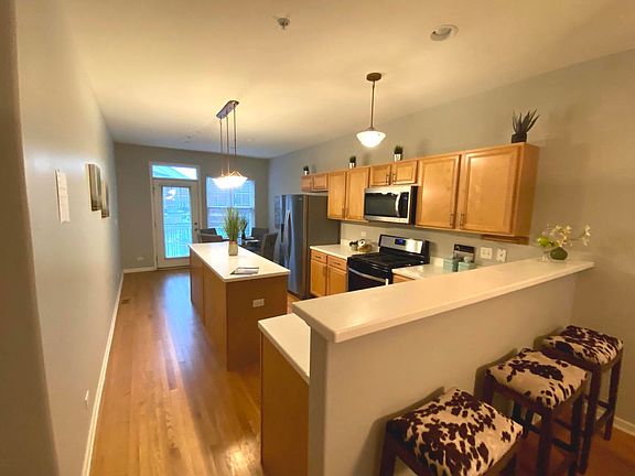 4th image of 8225 Lincoln Ave