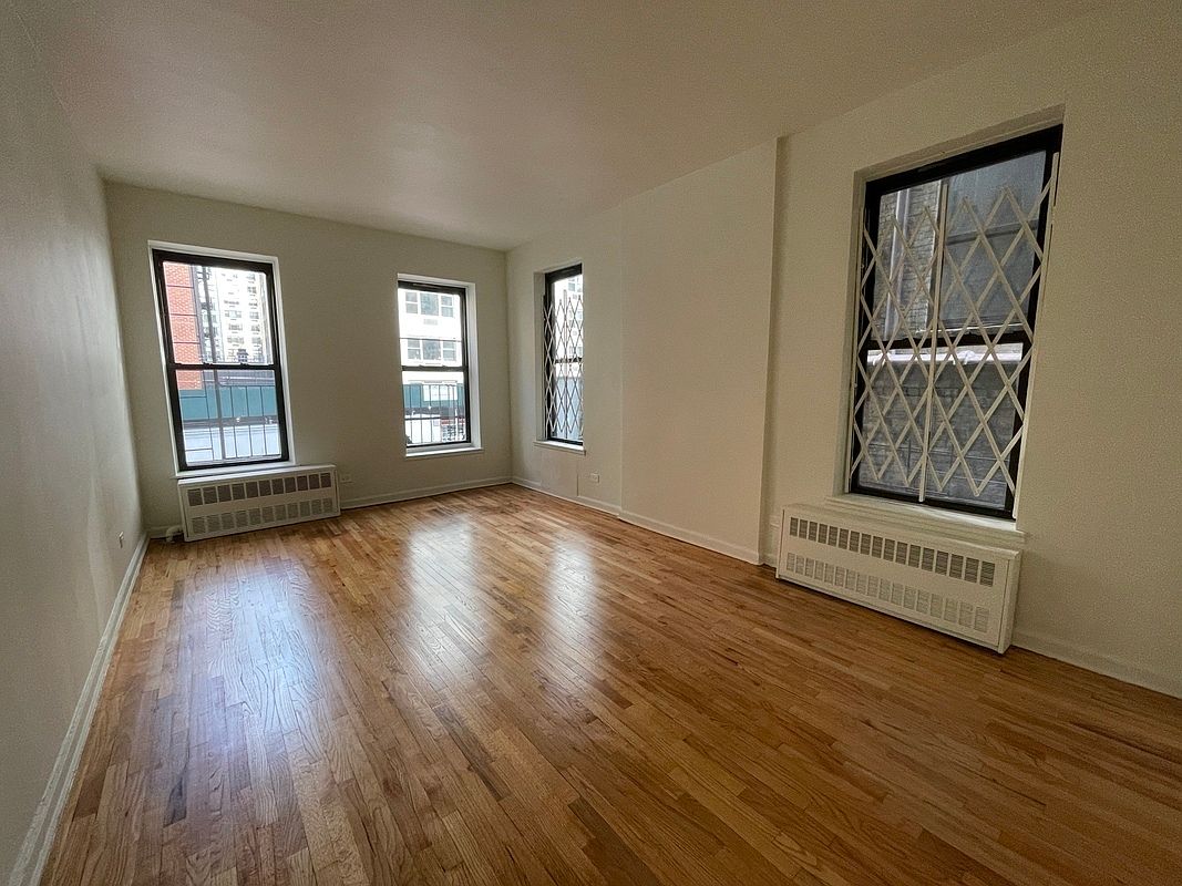 その他 3LDK in NEW YORK First look at Deborah Berke's classic Upper East Side condo