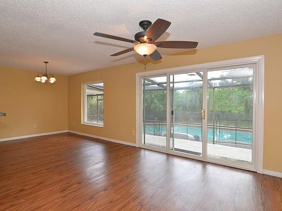 5th image of 108 E Wyndham Ct
