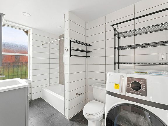 5th image of 1812 Woodbine St APT 4