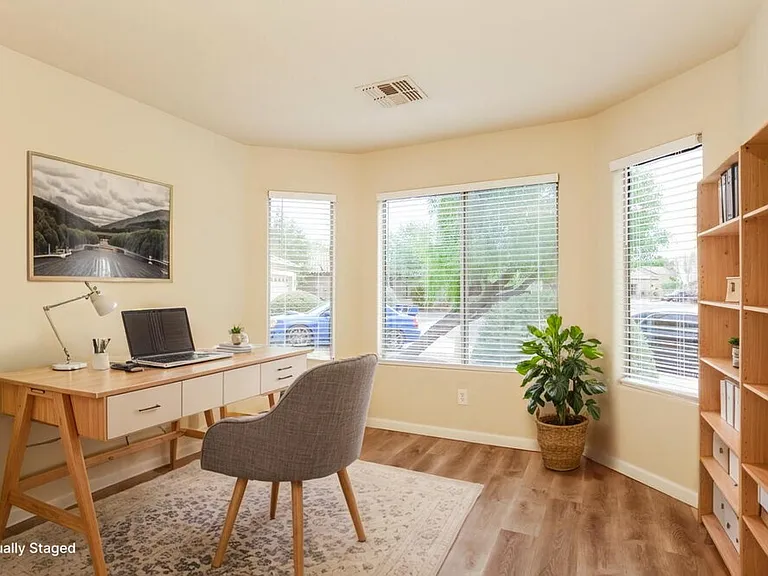 11026 W Wilshire Dr — Photo 12