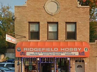 508 Broad Ave, Ridgefield, NJ 07657