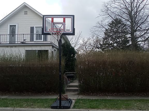 2nd image of 165 Bruce St