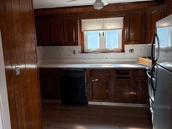 2nd image of 367 Ames St #2