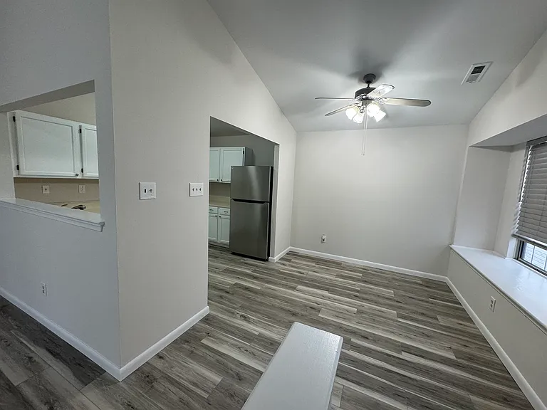 4834 Hawthorne Ln — Photo 8