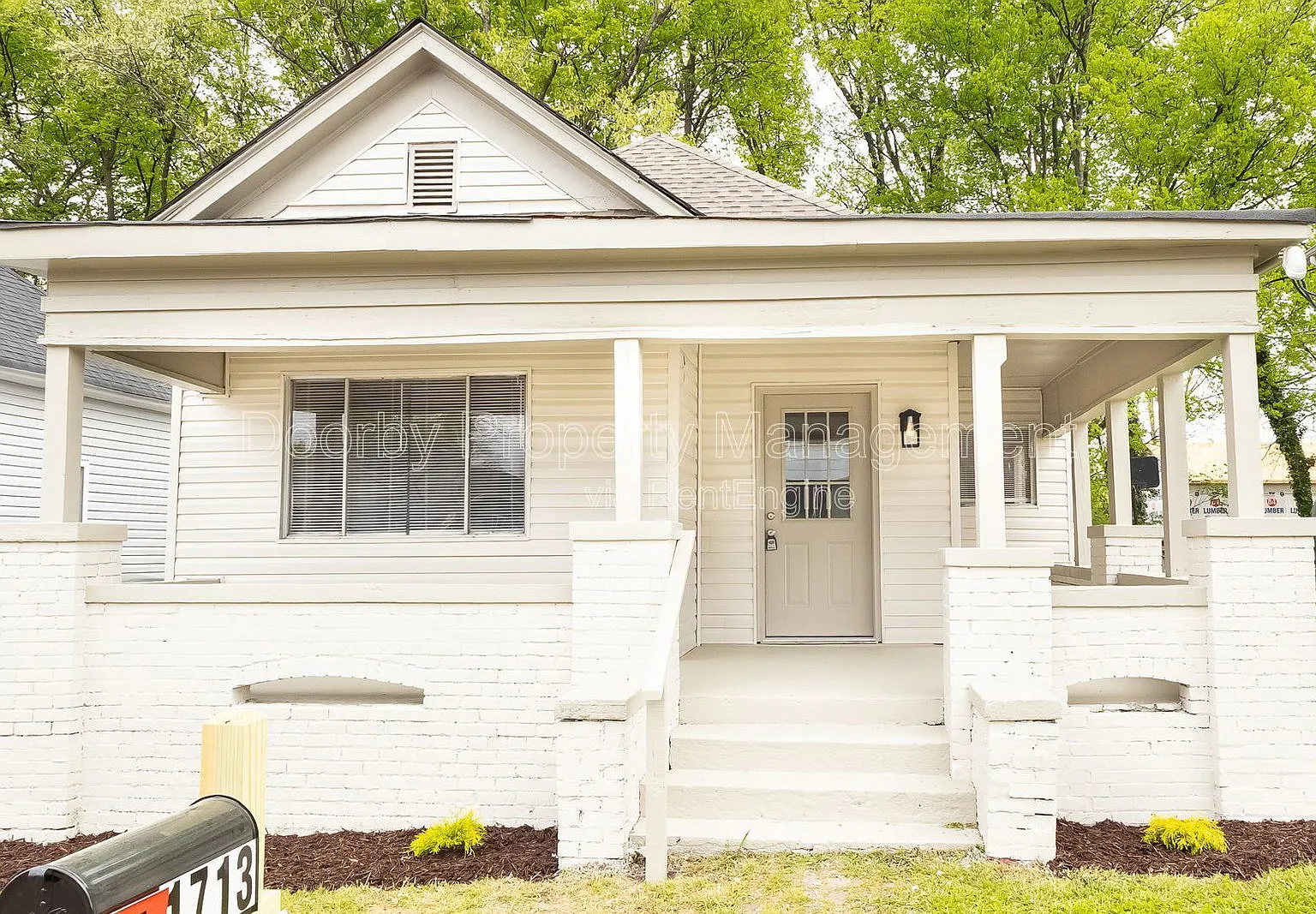 3 bed, 1.0 bath, 950 sqft, $1,195 — Photo 1