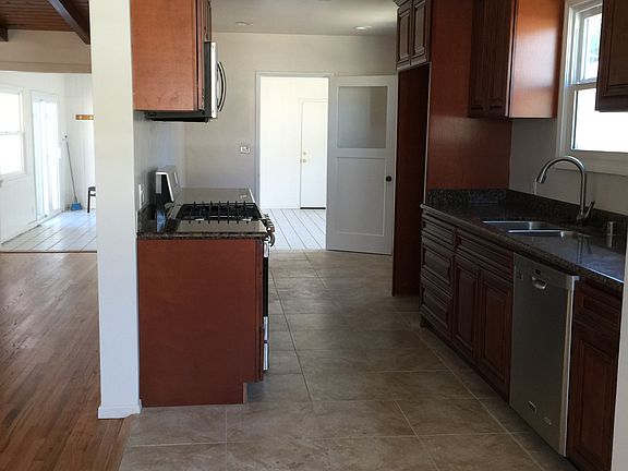 NEW REMODELED KITCHEN