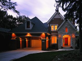 1055 Oxford Dr, Birmingham, MI
