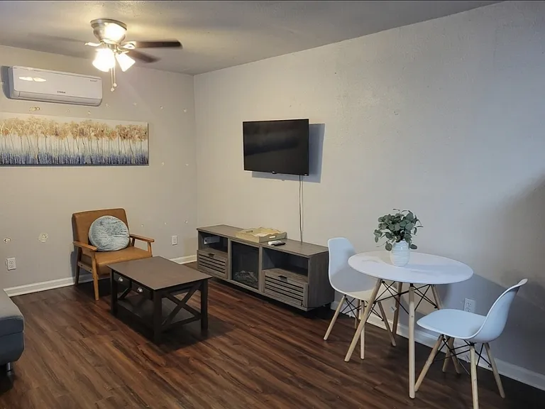 427 Princeton Ave — Photo 4